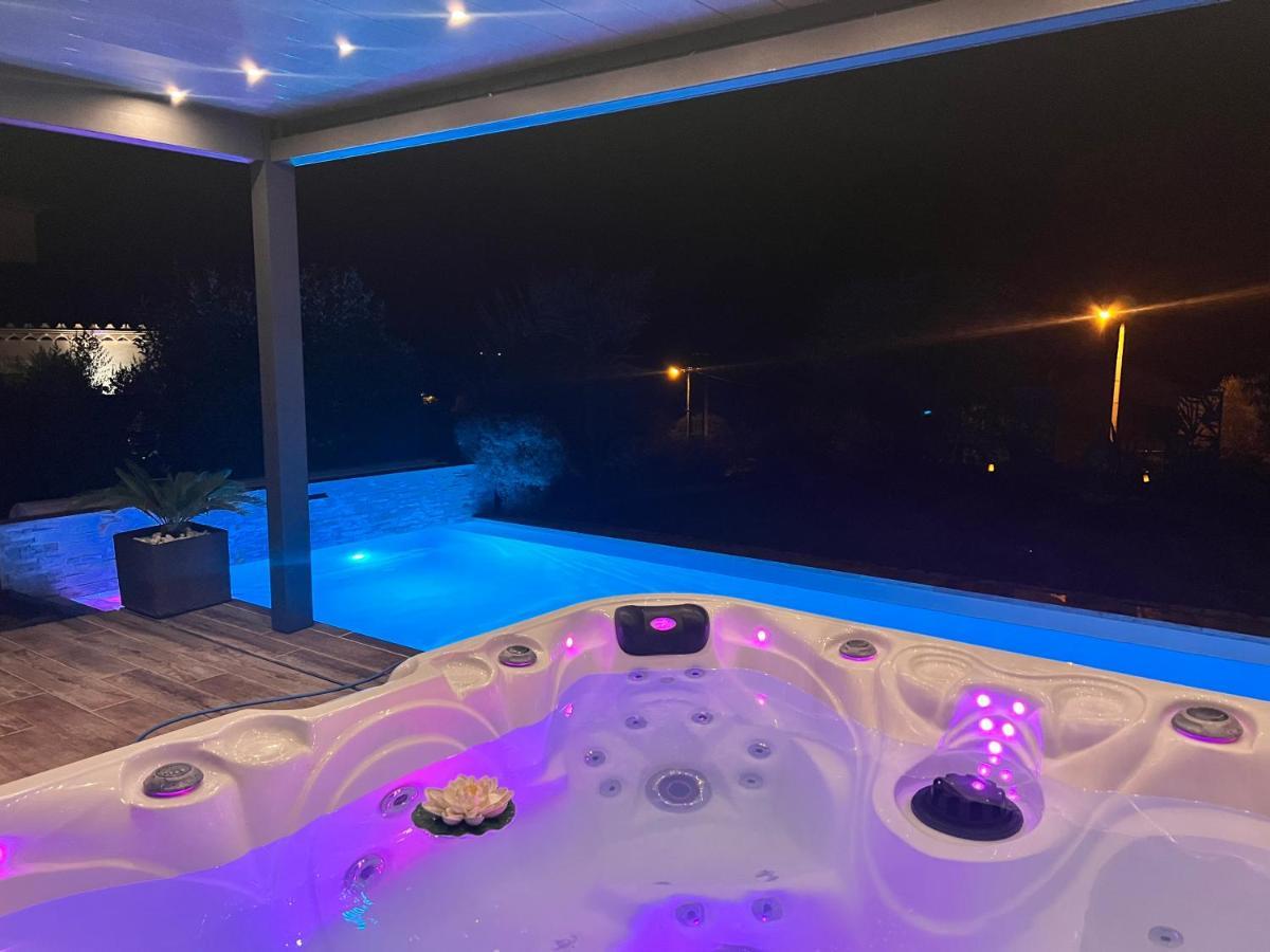 Chambre d'Hôte romantique Le temps d'un Instant Villeneuve  Extérieur photo