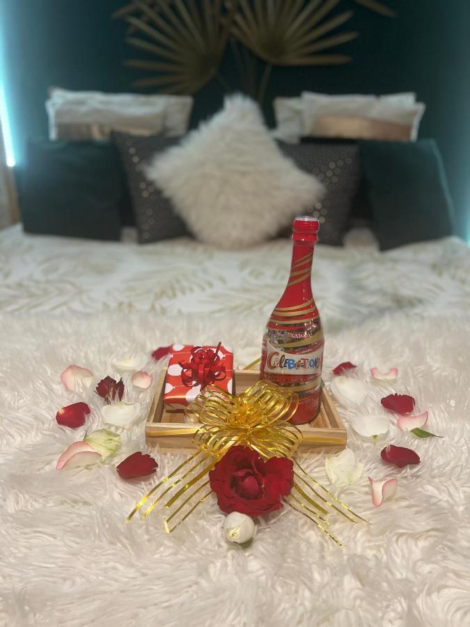 Chambre d'Hôte romantique Le temps d'un Instant Villeneuve  Extérieur photo
